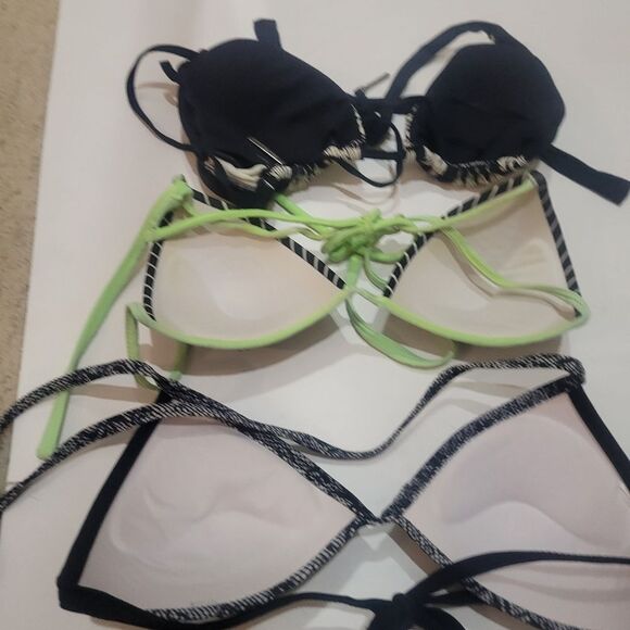 Bundle of 3 Women's Bikini 👙 tops Size Small - Picture 2 of 4